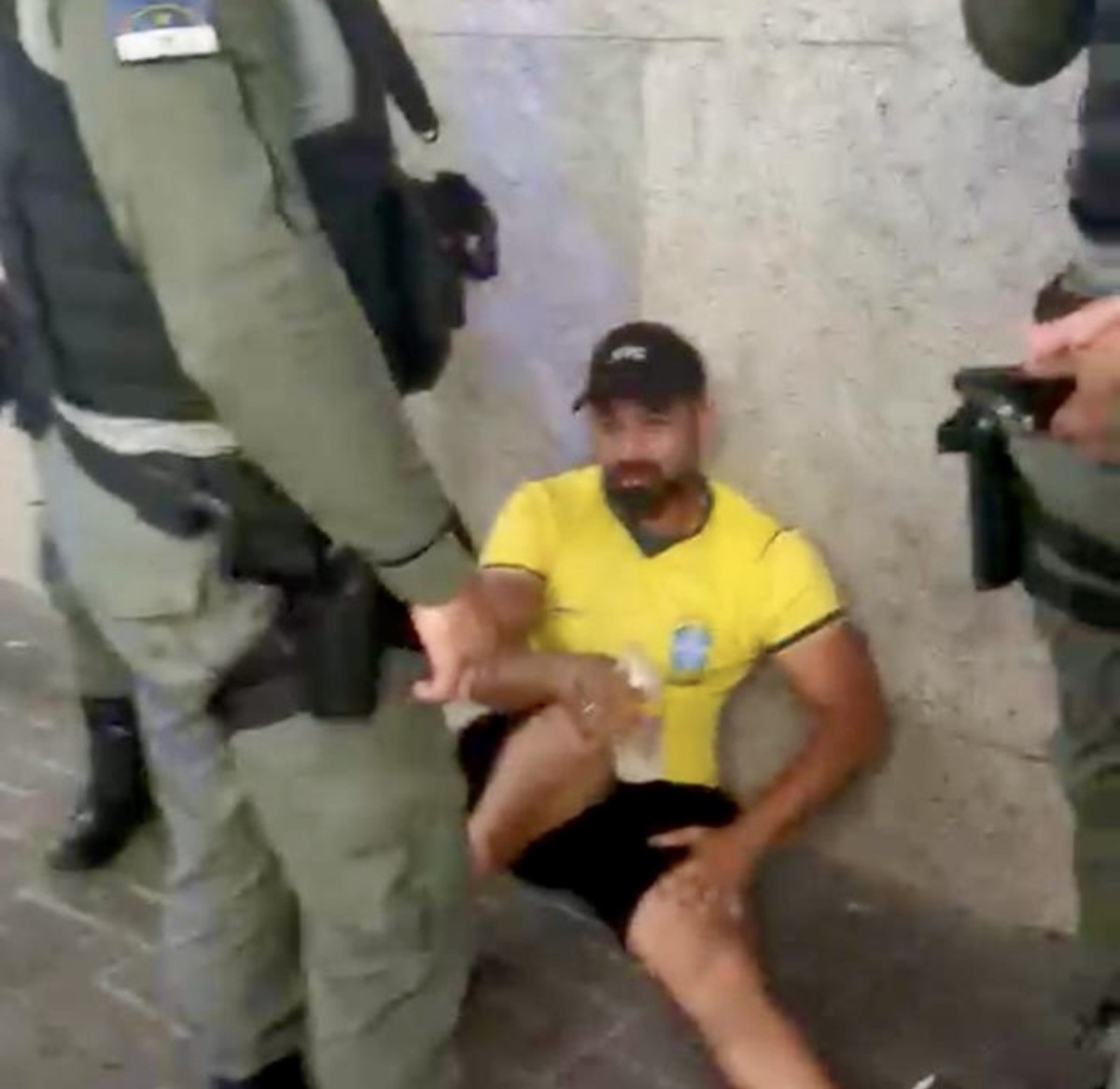 Polícia prende suspeitos de furtar materiais de campanha de Raquel Lyra para utilização em ato com Flávio Bolsonaro