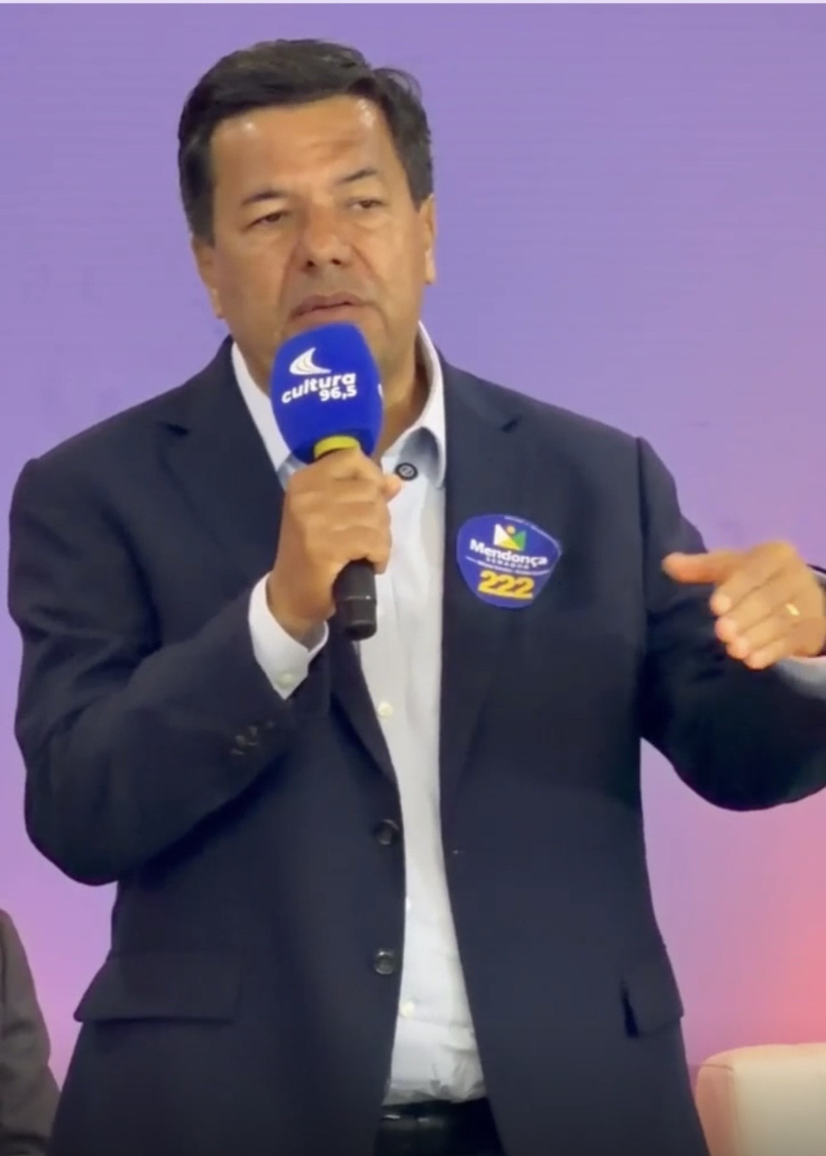 Em debate, Mendonça mostra preparo e atribui ao governo do PT aumento do endividamento e aperto no bolso dos brasileiros