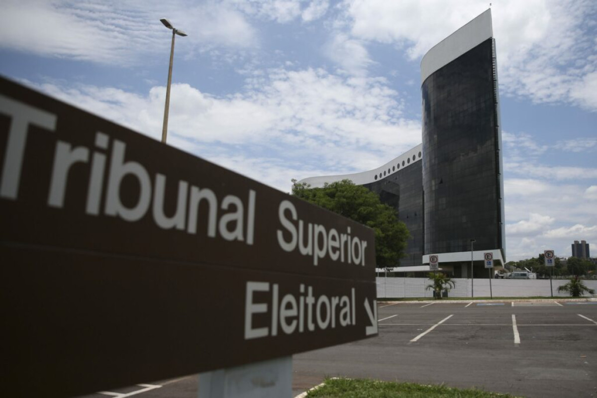 PT aciona TSE contra plataforma do PL por “conteúdos mentirosos” sobre Lula