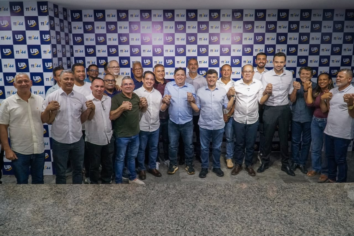 Prefeito de Jaboatão, Mano Medeiros, junto com o presidente da câmara de vereadores, Getúlio de Belém, declara apoio a Eduardo da Fonte para o Senado Federal