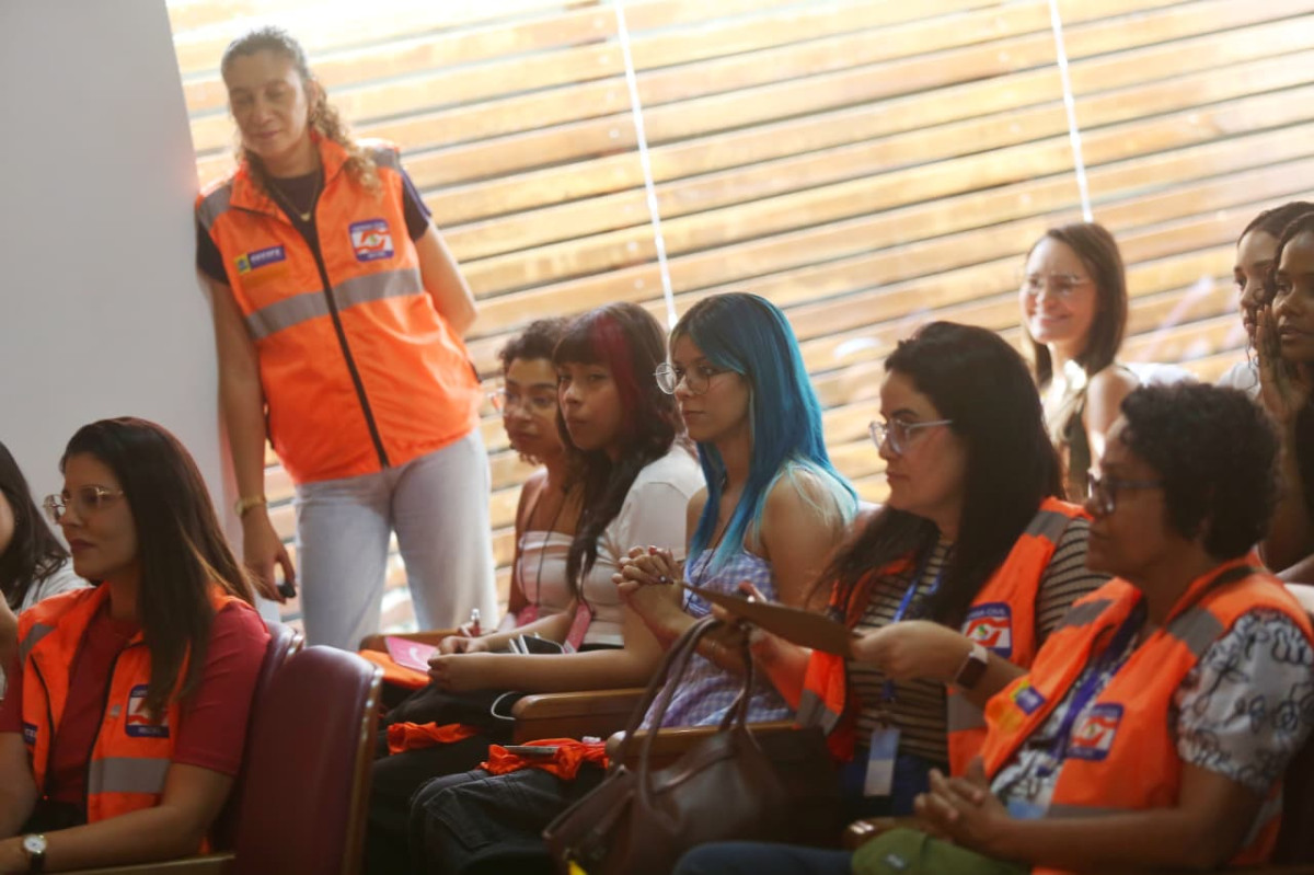 No Recife, mulheres da Zona Oeste aprendem a atuar em situações de desastres climáticos