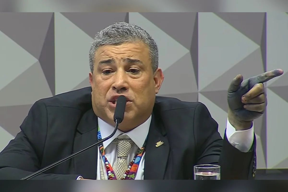 Presidente da Conafer se entrega à PF no caso de fraudes no INSS