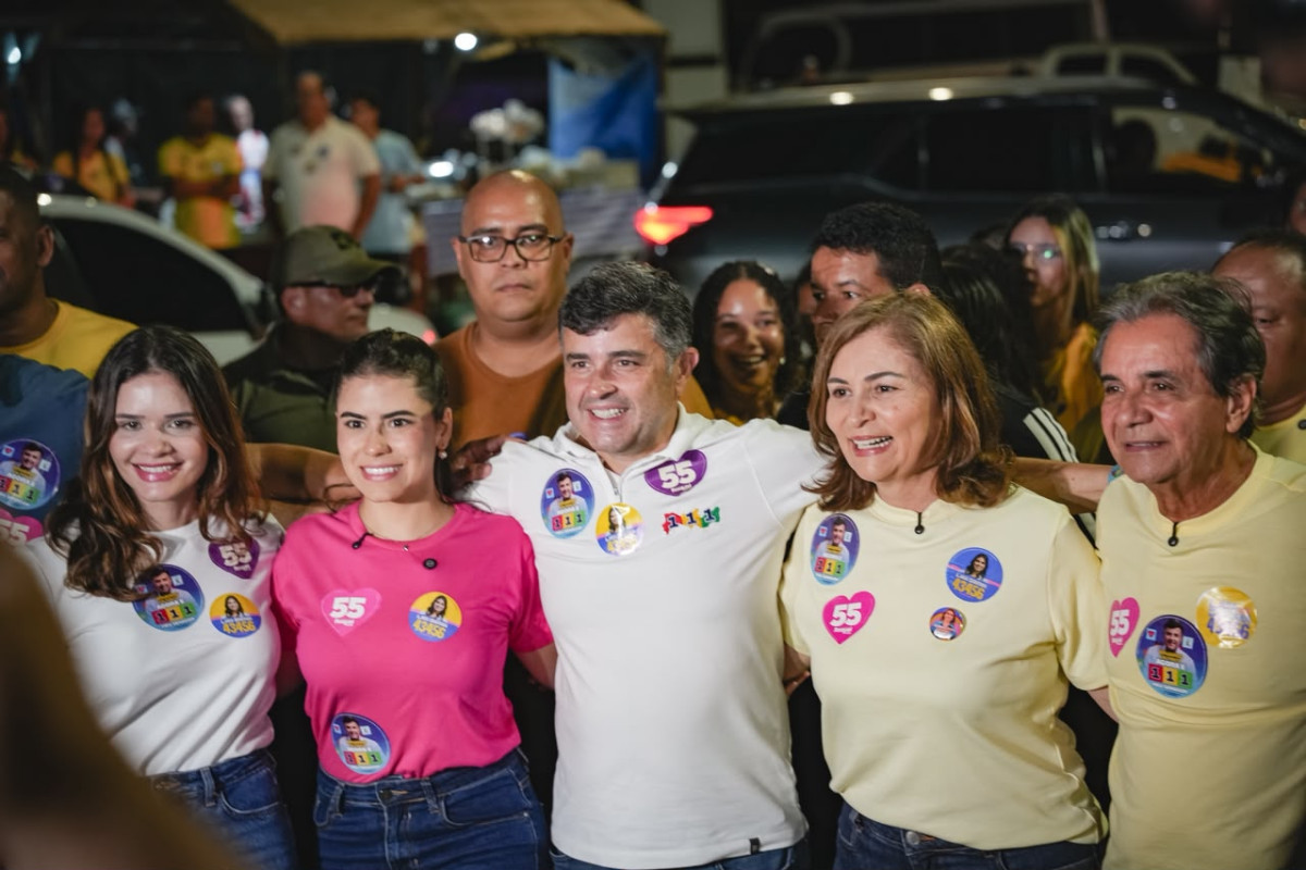 Eduardo da Fonte e prefeito Carlos Santana levam multidão às ruas de Nossa Senhora do Ó, em Ipojuca