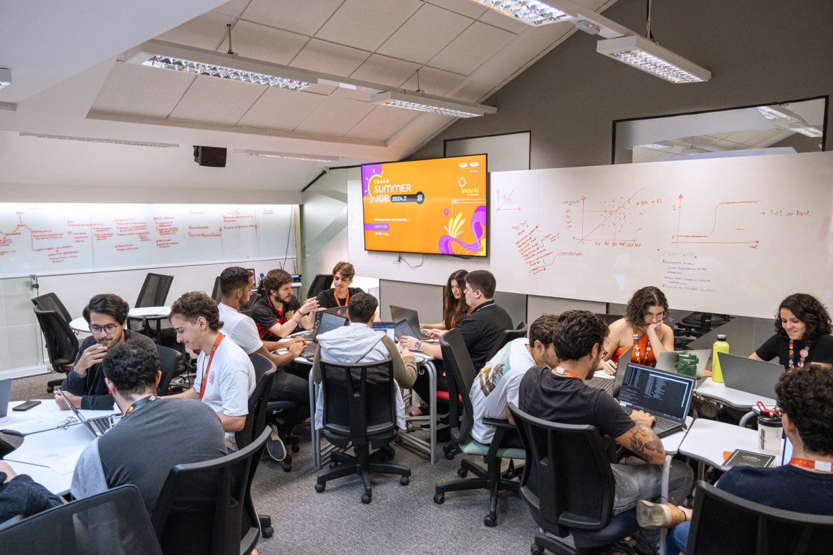 Últimos dias: inscrições para o Summer Job 2026 terminam nesta quarta-feira (8)