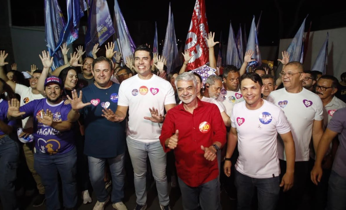 Multidão toma o Vassoural em caminhada de Anderson Luiz ao lado de Rodrigo Pinheiro e Humberto Costa