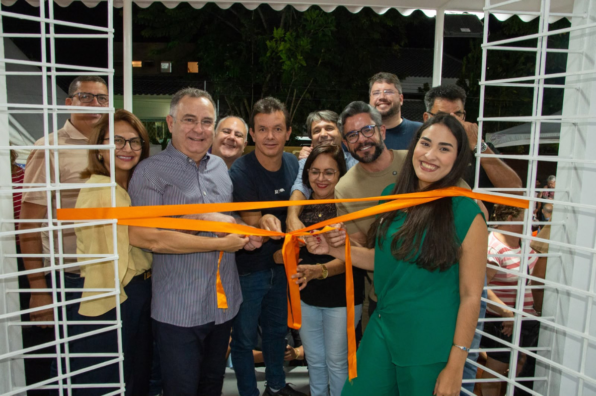 Zeca entrega o primeiro Centro Veterinário Municipal de Arcoverde