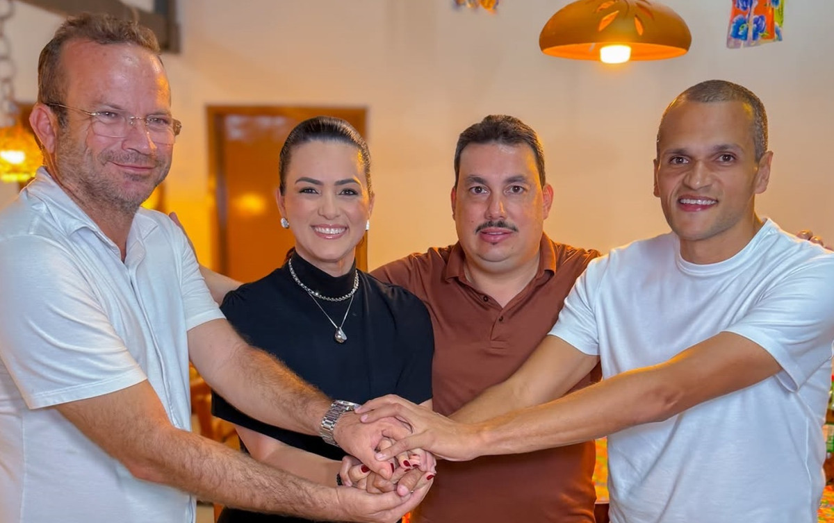 Ao lado de Juliana, Janjão inaugura comitê neste domingo e inicia caminhada rumo à Alepe