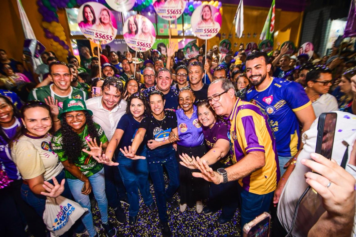 Andréa Medeiros e Raquel Lyra recebem o carinho da população em Jaboatão Centro 