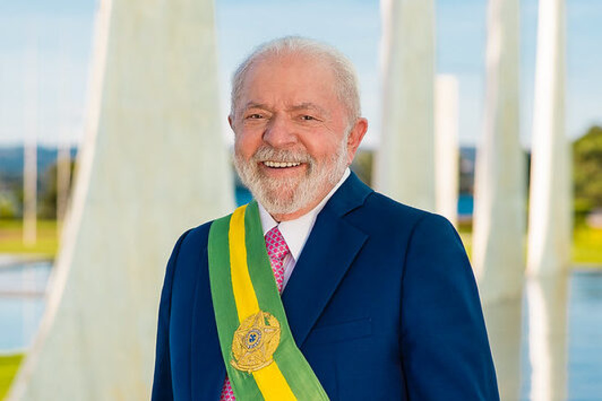 Lula diz que disputará reeleição para “garantir” democracia