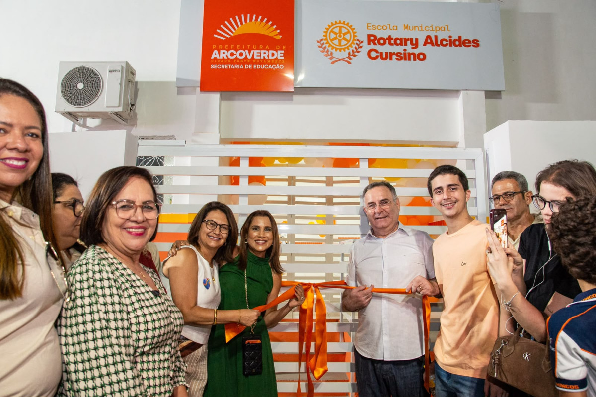 Zeca entrega a nova escola Rotary Alcides Cursino em Arcoverde totalmente requalificada