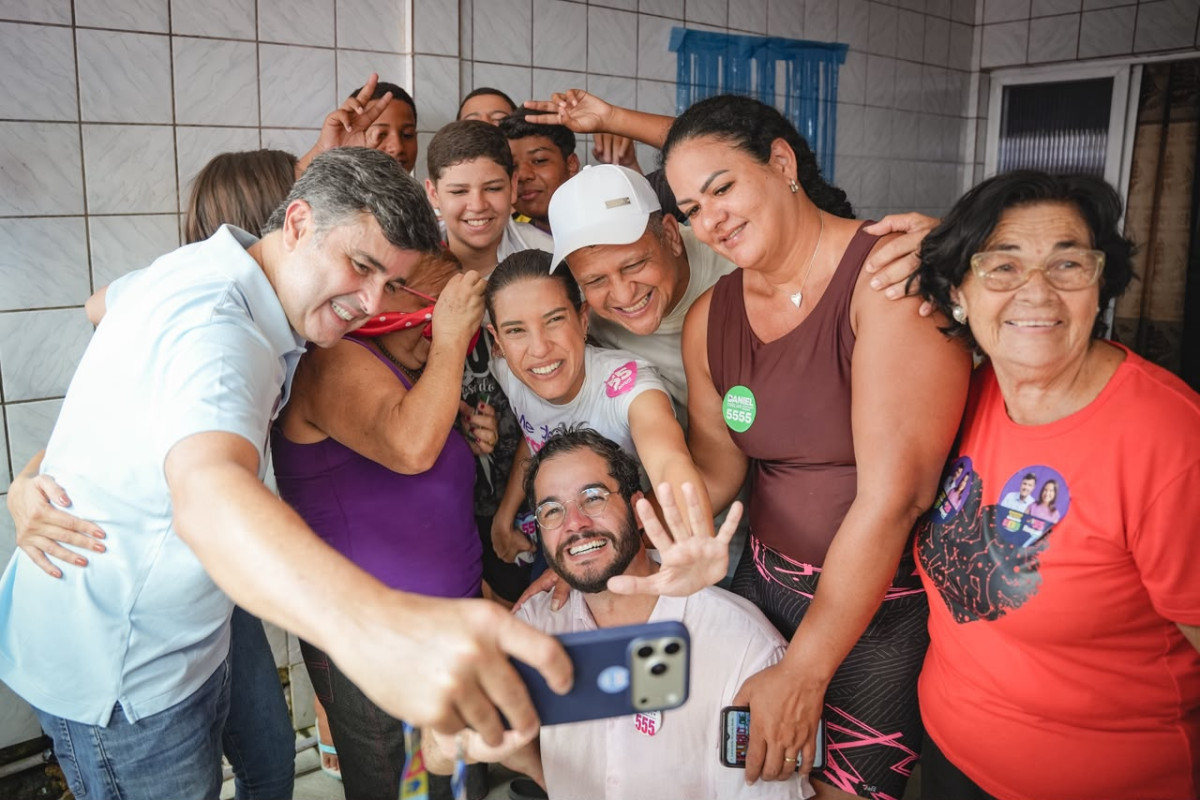 Raquel Lyra e Eduardo da Fonte levam porta a porta às ruas do Alto José do Pinho, no Recife