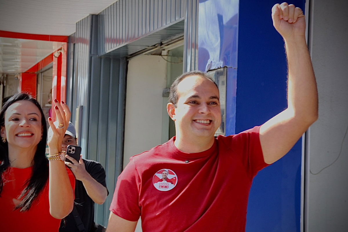 Breno Araújo inicia campanha em Serra Talhada com motoada e mobilização da juventude 