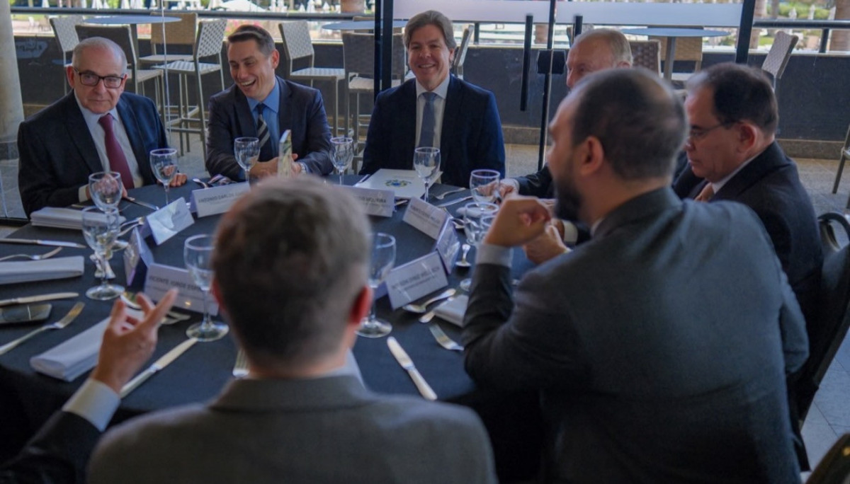 Ministro das Comunicações participa de reunião na Abert e reafirma compromisso no fortalecimento da radiodifusão no Brasil