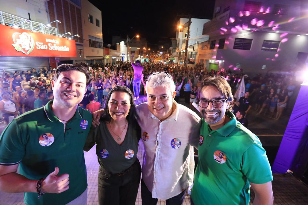 Diogo Moraes participa de inauguração de comitê em Jataúba ao lado da prefeita Dra. Cátia e do deputado Clodoaldo Magalhães