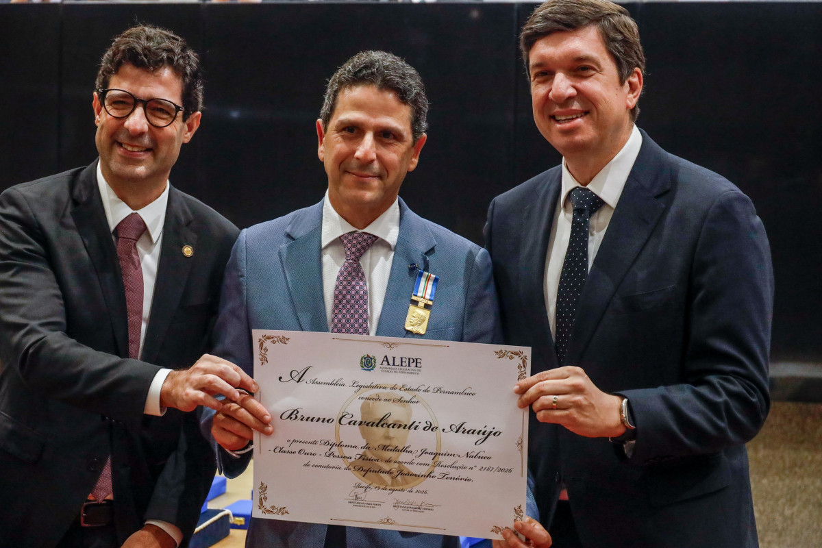 Deputado Joãozinho Tenório (PSD) entrega  hoje Medalha Joaquim Nabuco, maior homenagem da ALEPE, para o ex-governador Joâo Lyra Neto e ex-ministro Bruno Araújo