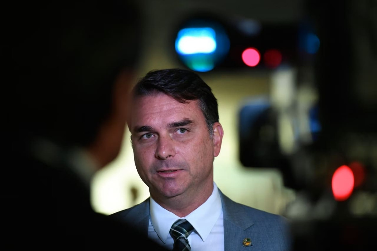 PF terá 10 dias para ouvir Flávio Bolsonaro em caso envolvendo Lula