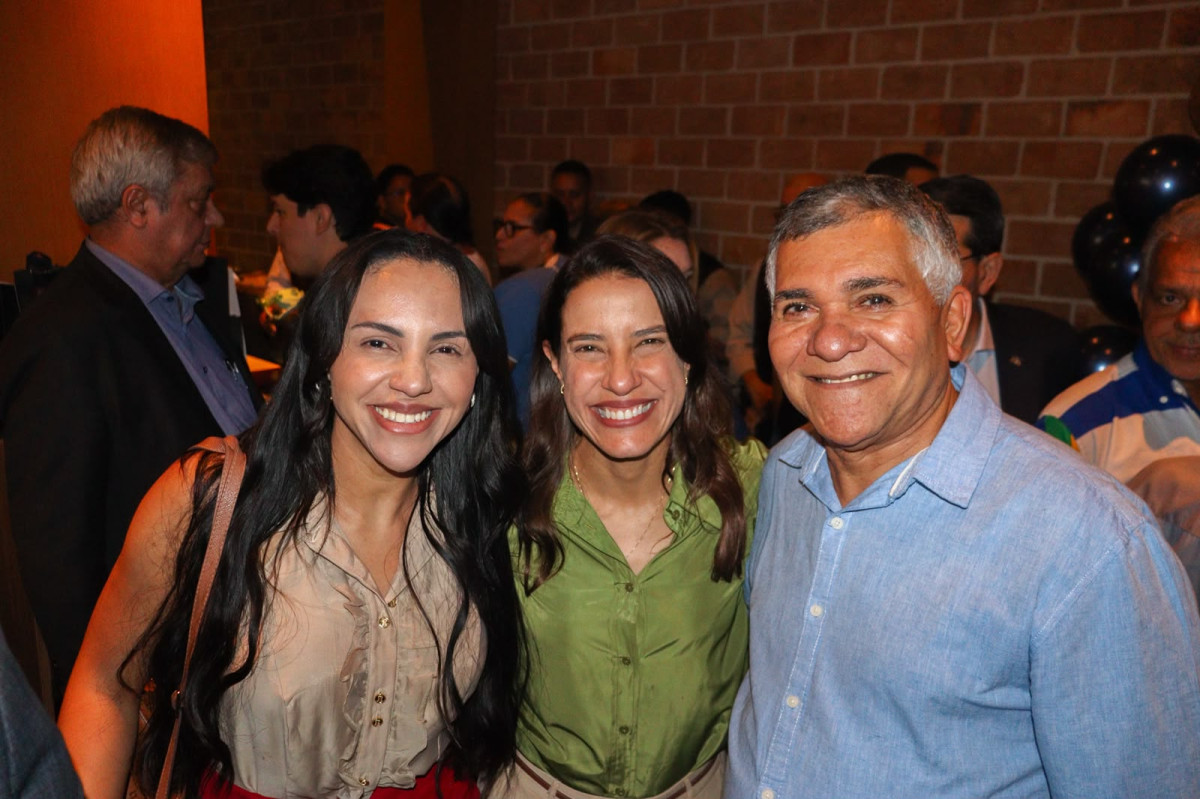 Presidente do Solidariedade e vice-presidente participam de encontro com a governadora Raquel Lyra durante aniversário do ministro André de Paula