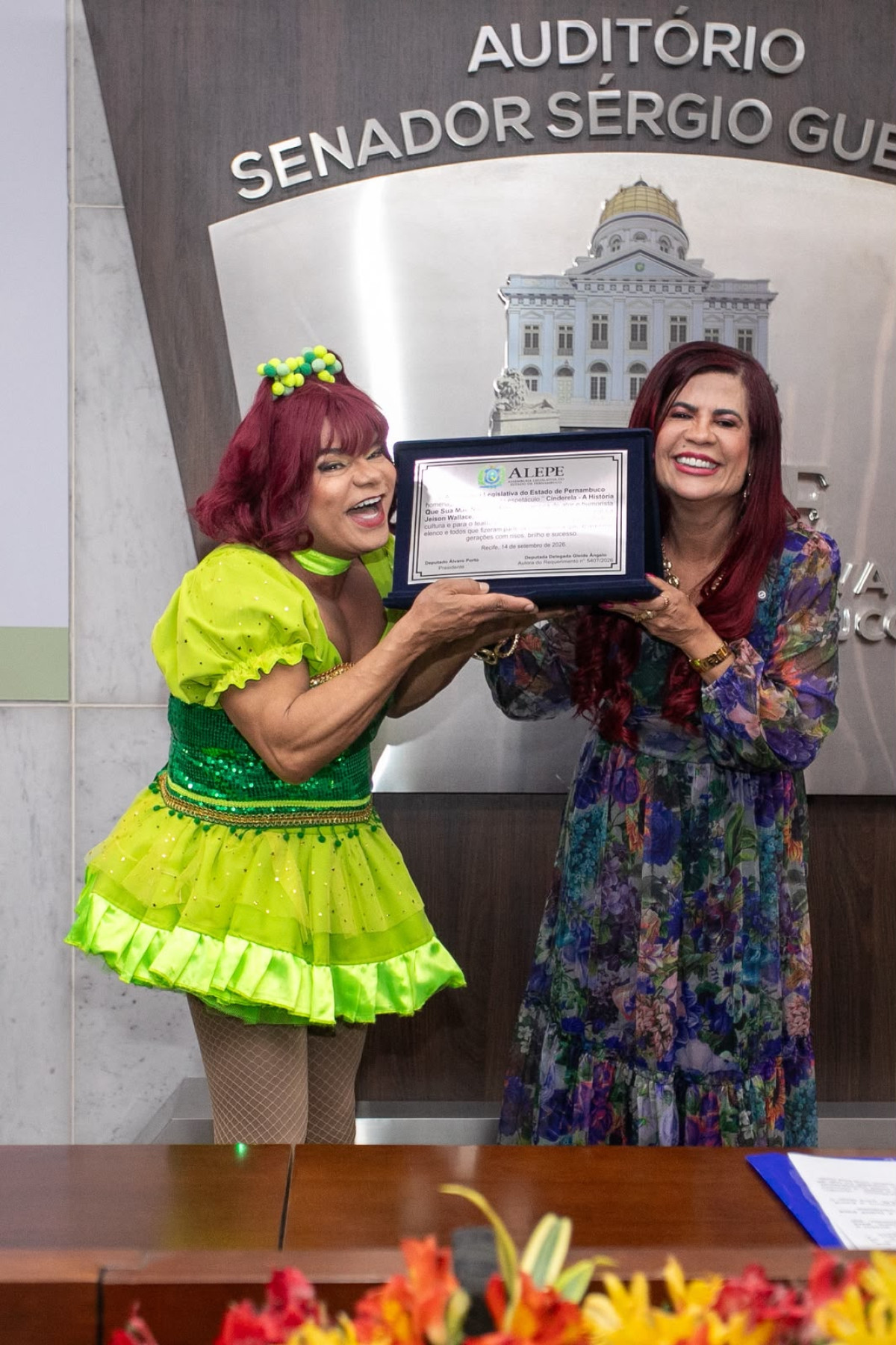 Cinderela é homenageada na Alepe pelos 35 anos de história