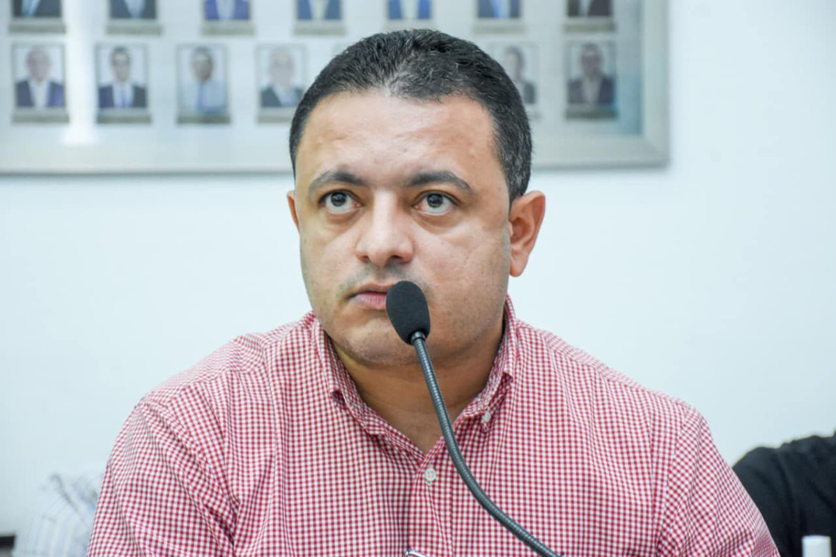 TRE-PE multa Léo do Ar em R$ 53 mil por divulgação irregular de pesquisa eleitoral