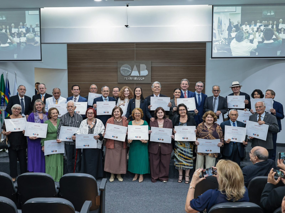 Homenagem: No Mês da Advocacia, OAB-PE entrega a Medalha de Mérito Joaquim Amazonas