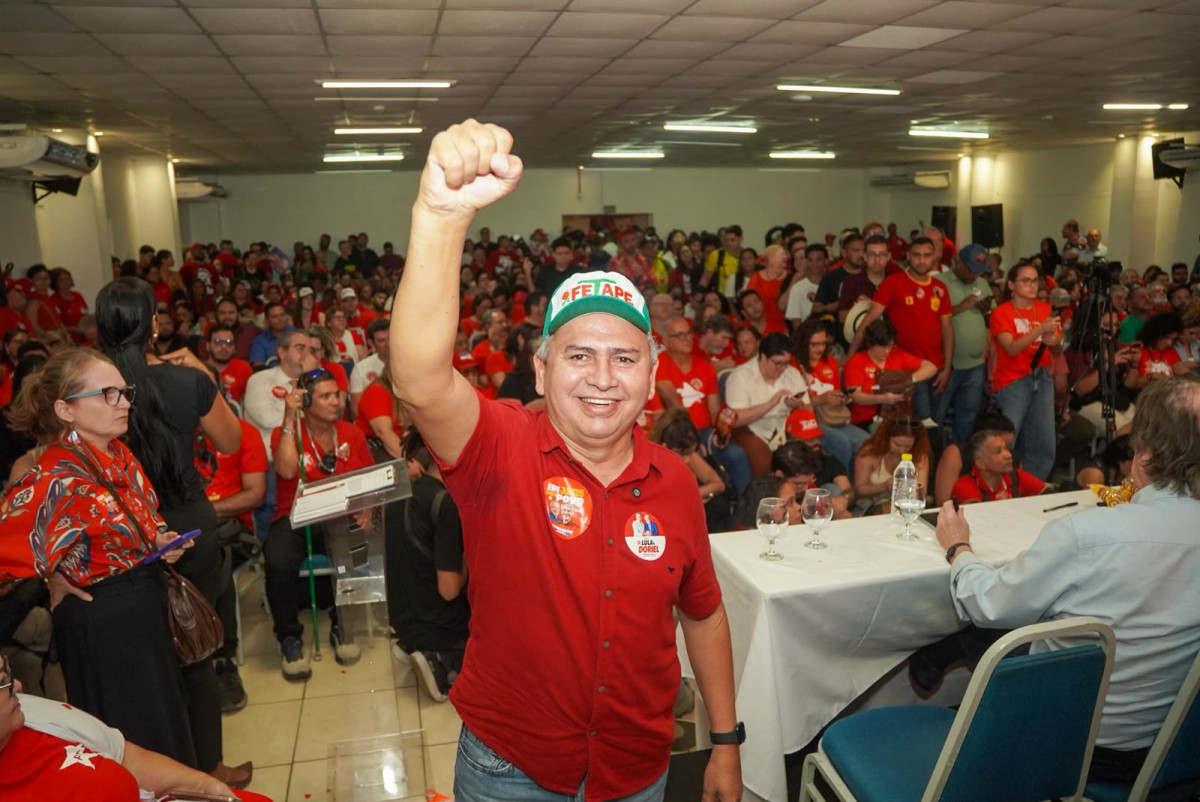 Deputado Doriel Barros reafirma compromisso com a classe trabalhadora e com a reeleição do presidente Lula durante convenção estadual da Federação Brasil da Esperança