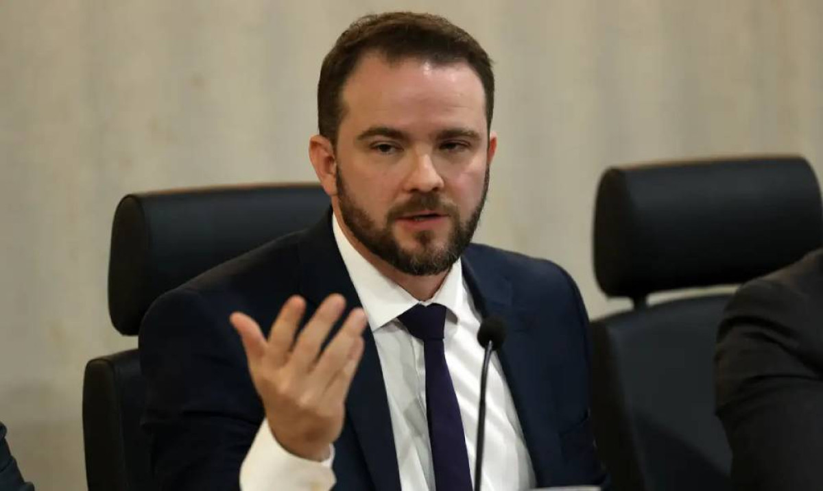 Durigan diz que governo mira fundos usados para lavar dinheiro do crime organizado