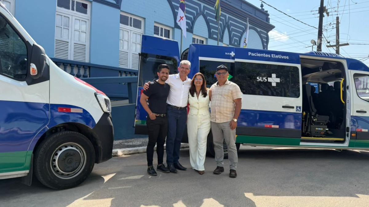 Jaime Lima reforça transporte sanitário e entrega novas vans para pacientes de Glória do Goitá