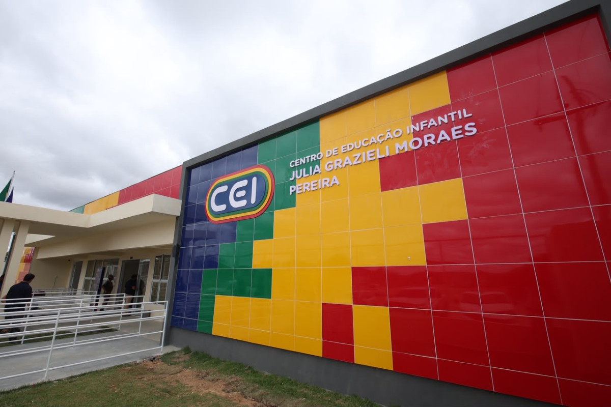 Governo de Pernambuco entrega duas novas creches no Agreste