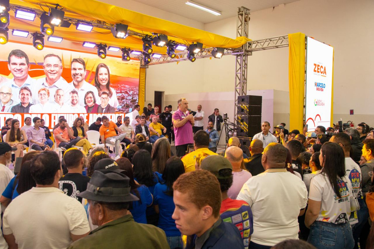 Zeca lota espaço Persone em evento de apoio a Gustavo e Marcelo Gouveia em Arcoverde 