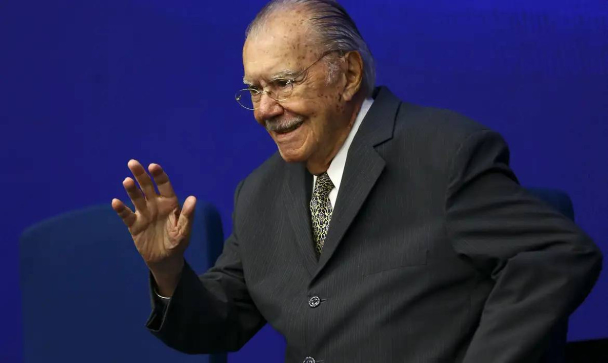 Sarney apresenta boa evolução no tratamento de pneumonia e pode ter alta nos próximos dias