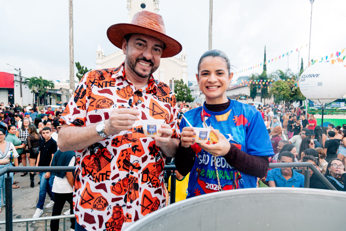 Prefeito Araújo resgata a tradição do São Pedro e realiza o maior munguzá do Brasil