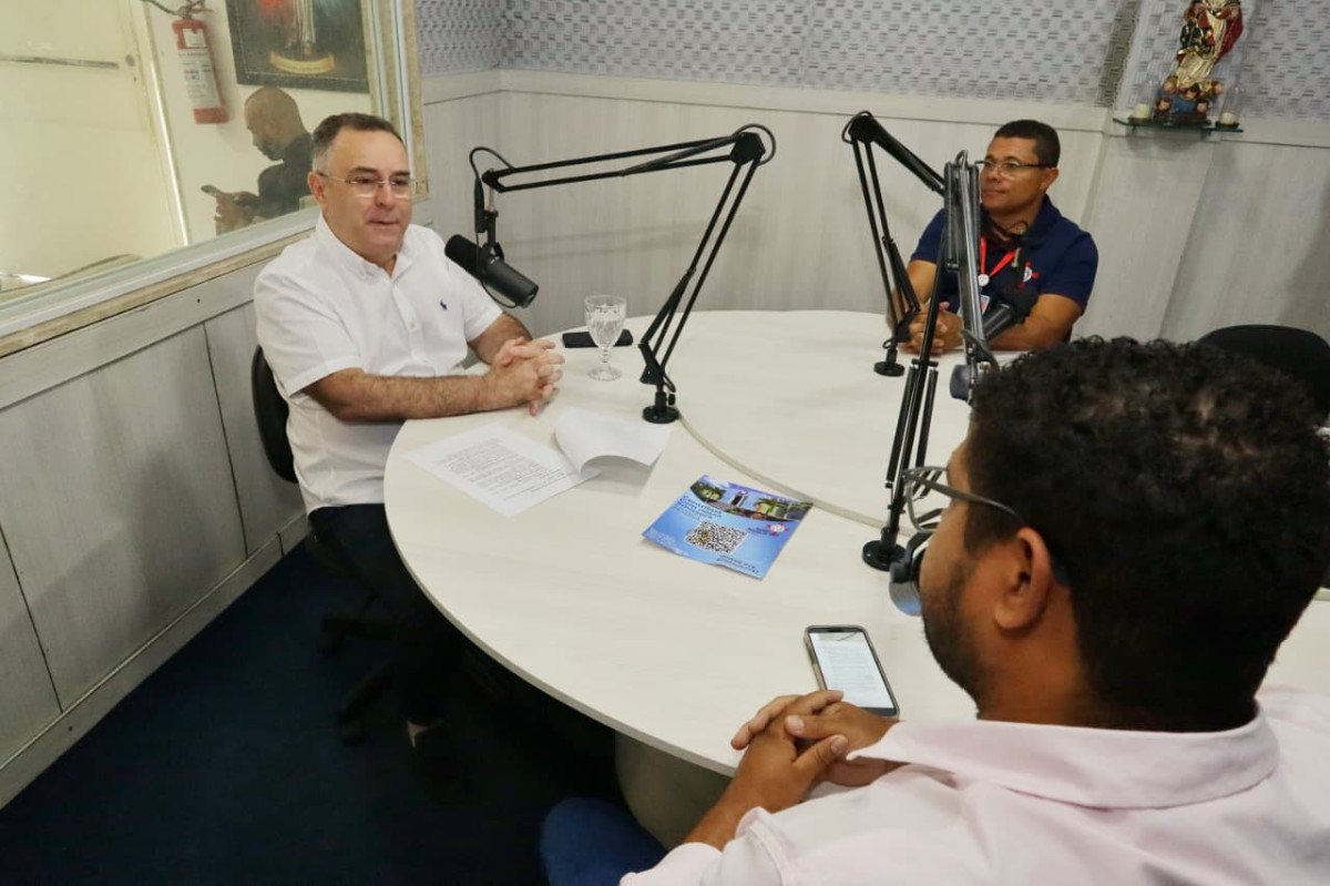 Zeca Cavalcanti destaca pacote de obras milionário e força política durante entrevista em Arcoverde 