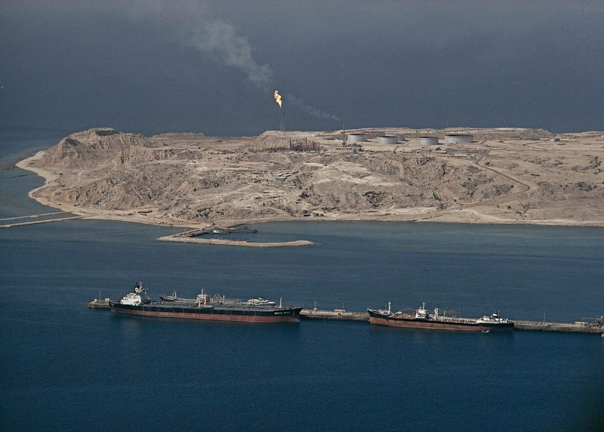 Ataques derrubam tráfego em Hormuz