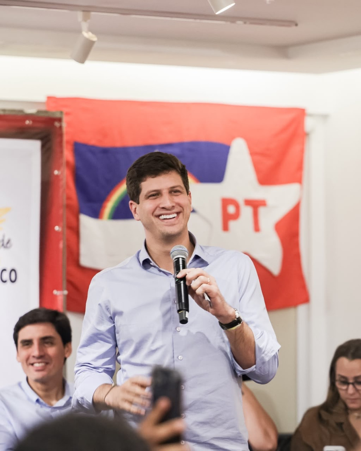 Coluna do sábado: Entre gestos e articulações, João Campos fortalece ponte com o PT de Pernambuco