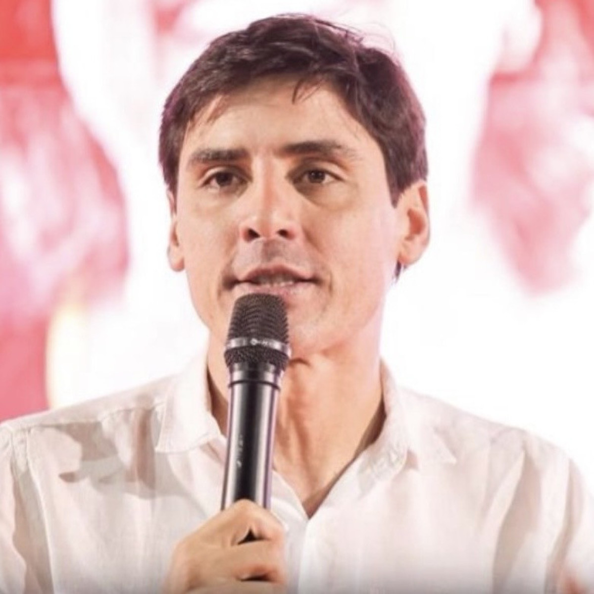 Carlos Costa critica Raquel Lyra por investir mais em publicidade do que em saúde e defende projeto liderado por João Campos