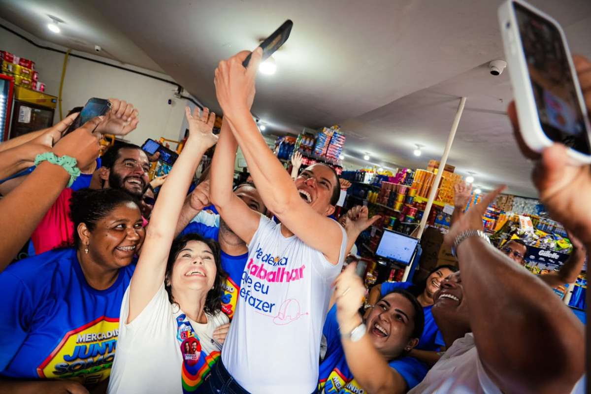 Em grande caminhada em Casa Amarela, Raquel recebe carinho da população e garante expansão do Hospital da Restauração