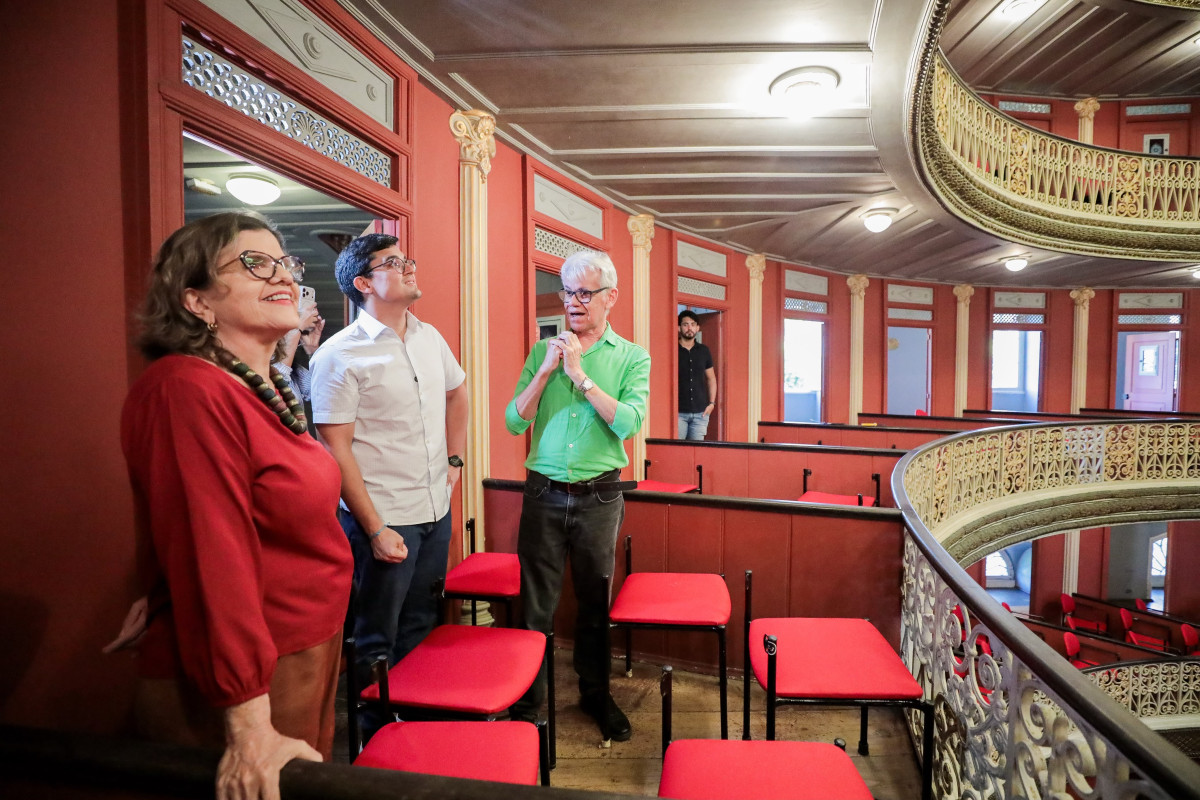 Teatro de Santa Isabel passa por requalificação de tapeçaria e estofados
