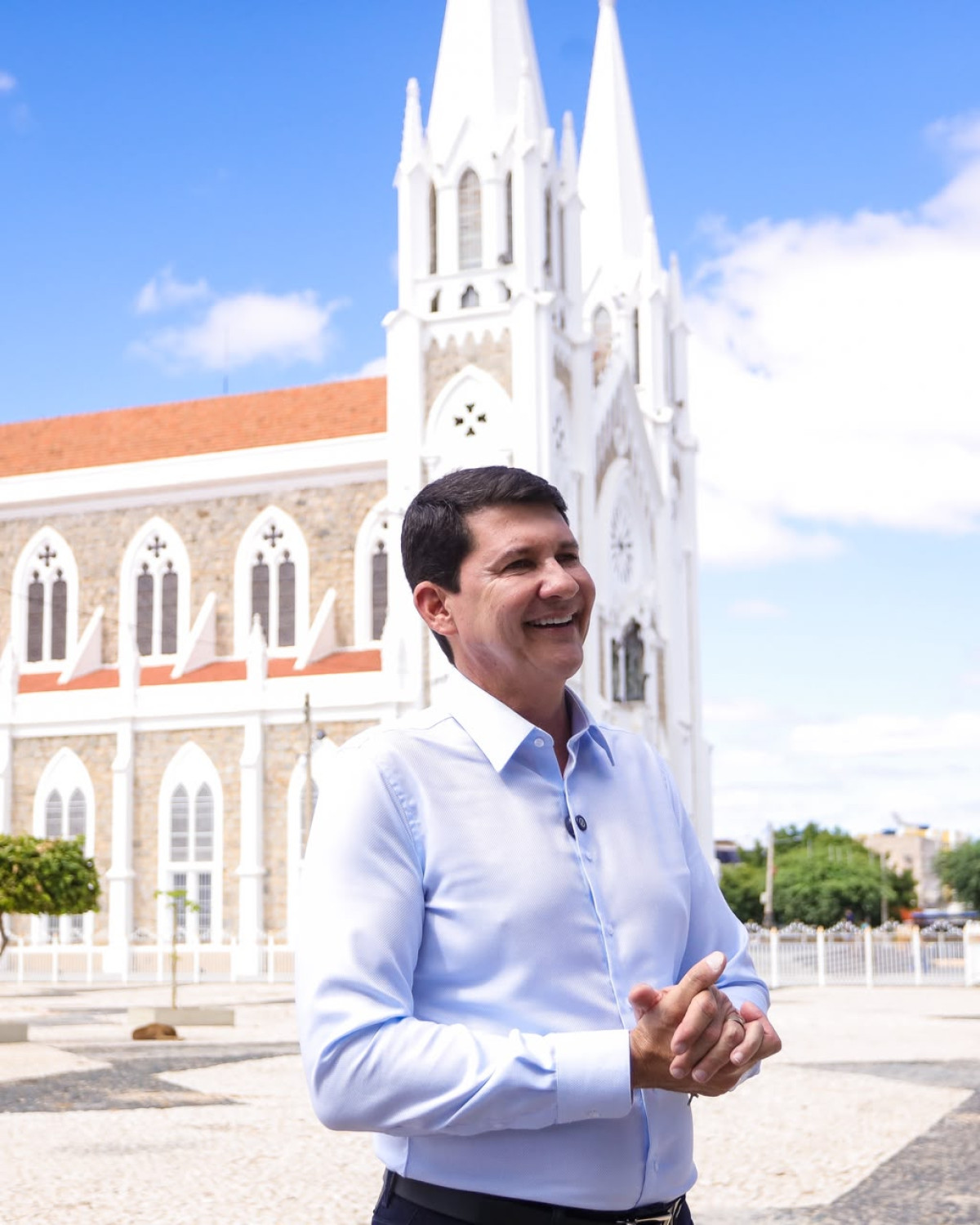 Prefeito Simão Durando anuncia padre Alessandro Campos como primeira atração do Festival Cristão de Petrolina