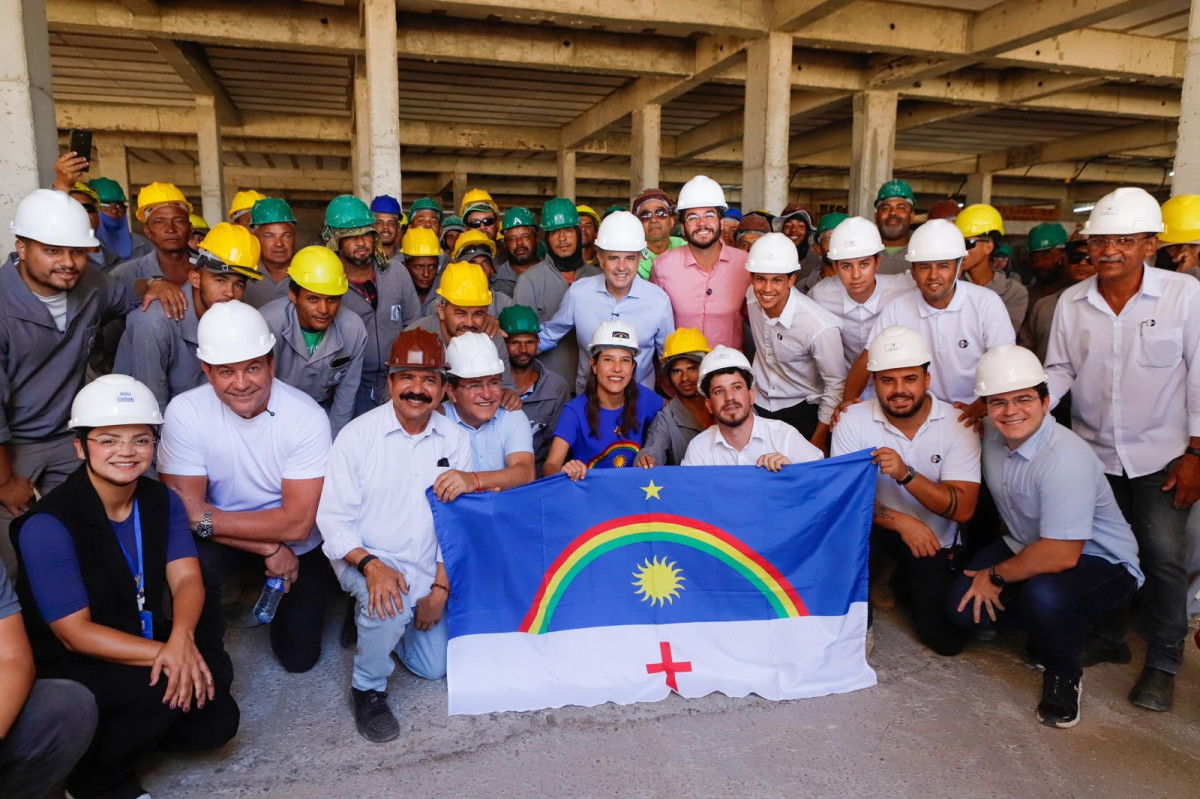 Raquel vistoria obras no Sertão e acompanha avanço do Hospital da Mulher em Serra Talhada