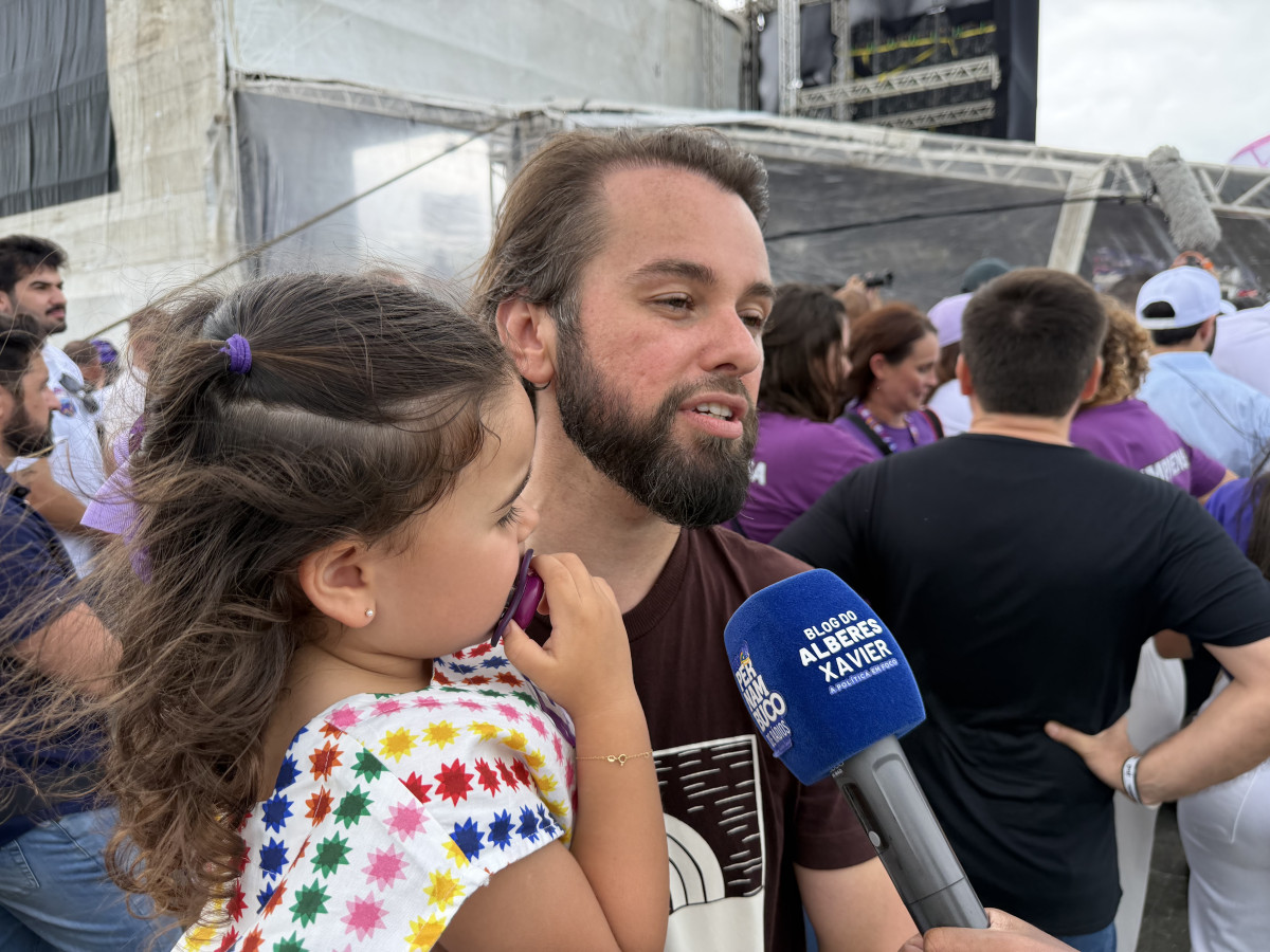"Não é algo pessoal ou político: é um projeto para Pernambuco", diz André Teixeira sobre candidatura à reeleição de Raquel Lyra
