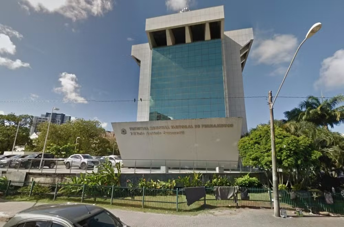 Justiça Eleitoral proíbe Léo do Ar de divulgar pesquisa sem registro após ação de Viviane Facundes