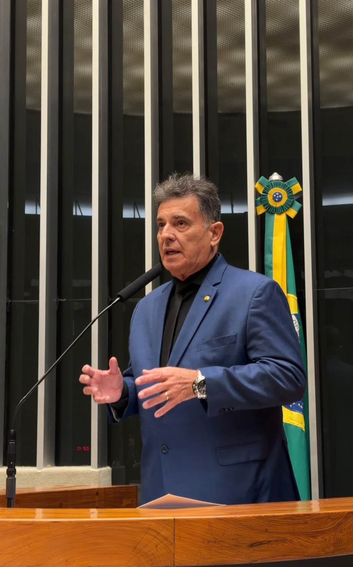 Com atuação de Coronel Meira, Câmara aprova porte de armas para oficiais de justiça