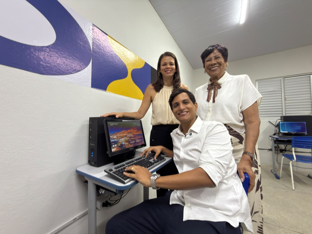 Prefeito Júnior de Irmã Têca e vice-prefeita Zezé Lima inauguram Centro de Referência das Juventudes em Botafogo