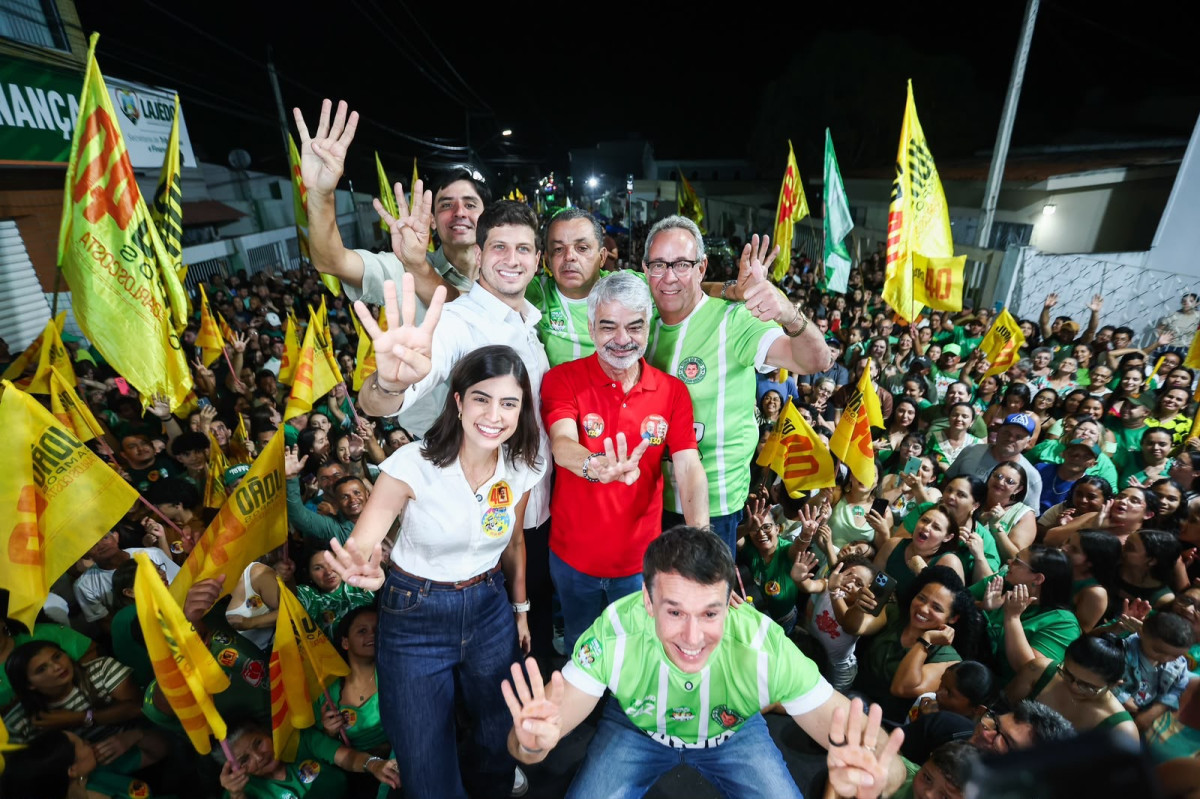 Em Lajedo, João Campos reafirma alianças e mostra a força da Frente Popular em atos na cidade