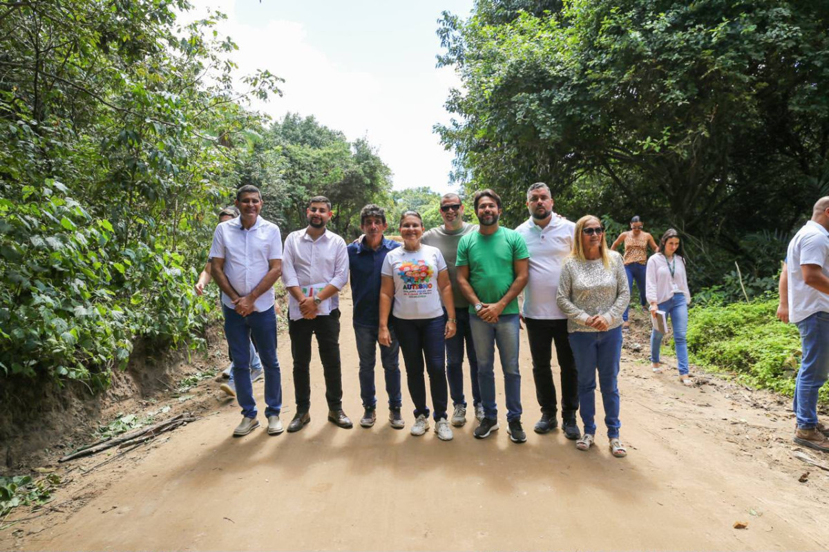 Prefeita Elcione realiza visita técnica às obras na Alameda dos Ipês
