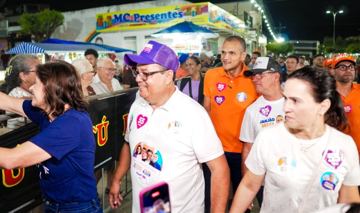 Janjão prestigia 29ª Festa dos Garçons em Frei Miguelinho ao lado de Priscila Krause