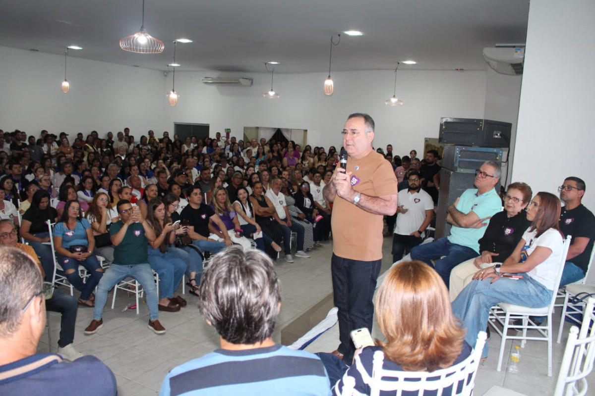 Zeca mobiliza milhares no Encontro de Amigos e reforça campanha por Marcelo, Gustavo e Raquel em Arcoverde