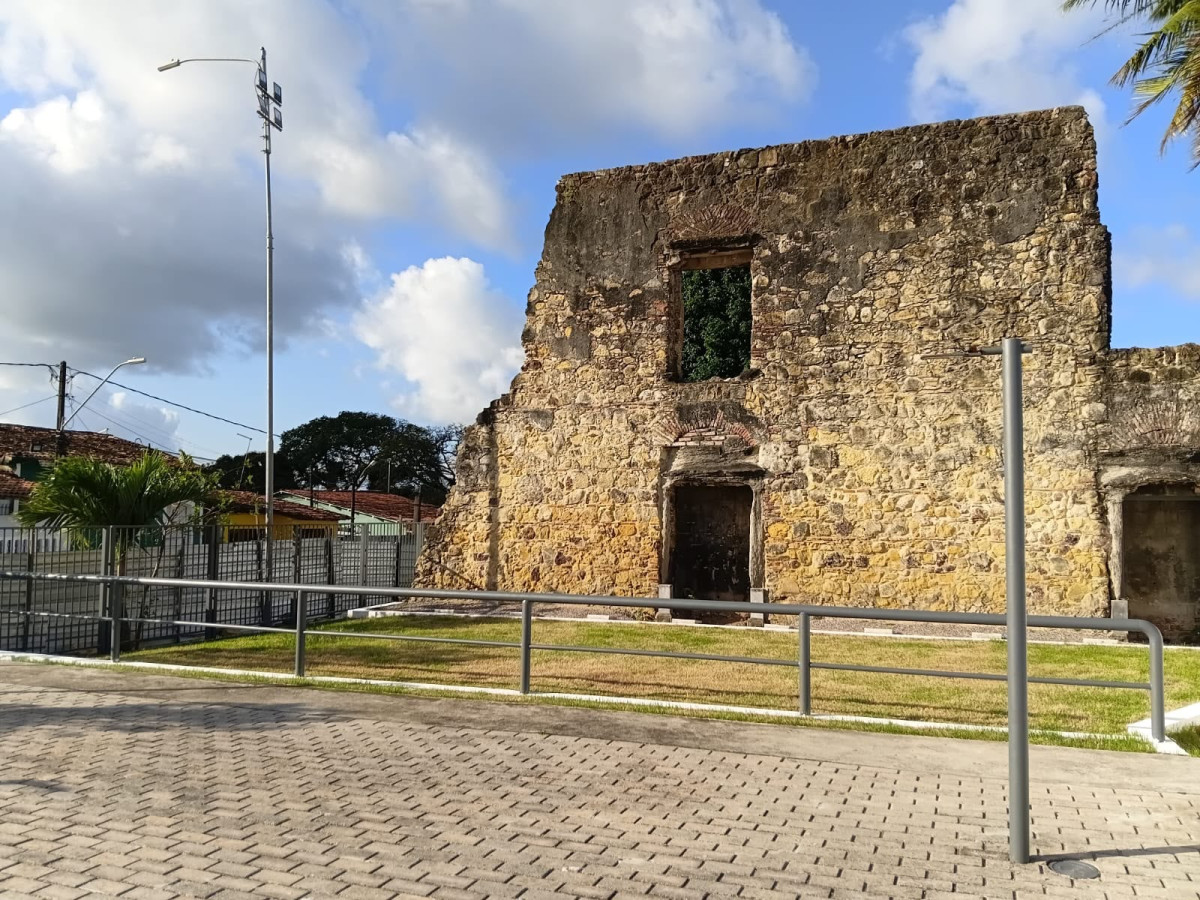 Prefeita Elcione entrega Ruína da Igreja da Misericórdia requalificada