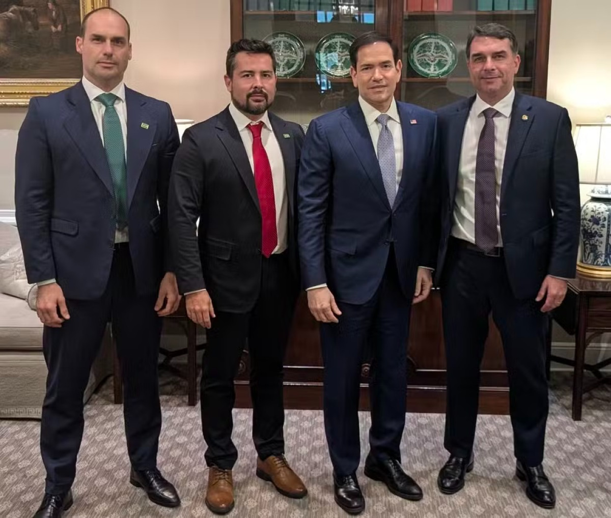 PT aciona Justiça contra Flávio após carta de Marco Rubio