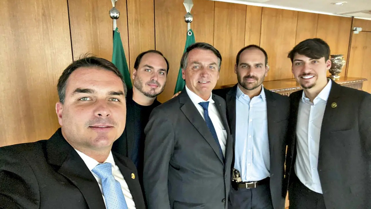 Campanha de Flávio busca apoio da OAB para retomar visitas a Bolsonaro